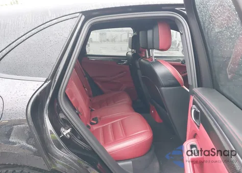 2015 Porsche Macan Turbo z USA, uszkodzony, nr VIN WP1AF2A54FLB90965